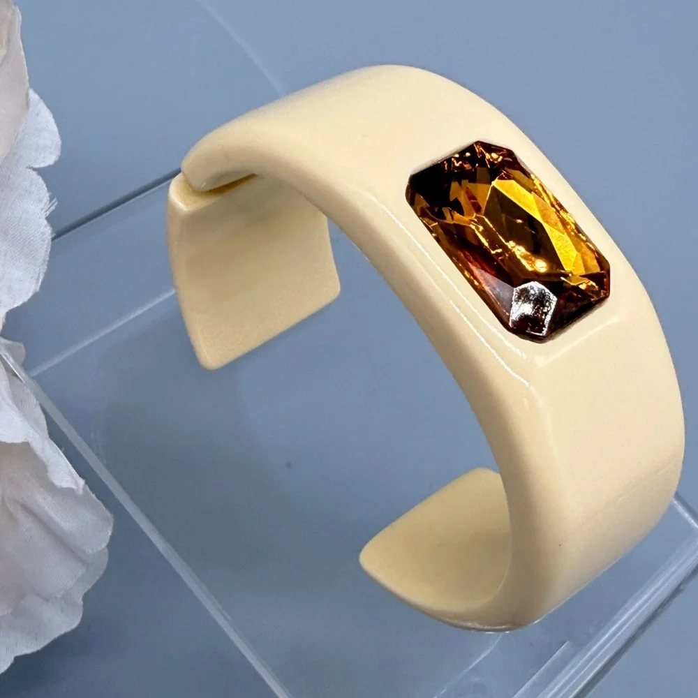 Old Hollywood Look hinge bracelet